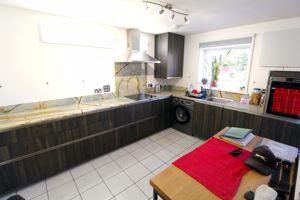 Kitchen/Breakfast Room- click for photo gallery
